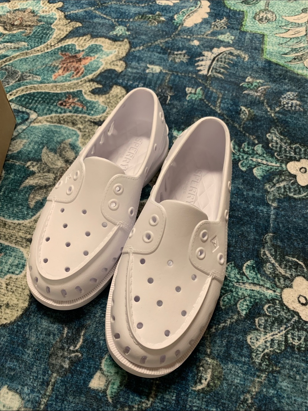 Sperry boat shoes float slip on new white 7